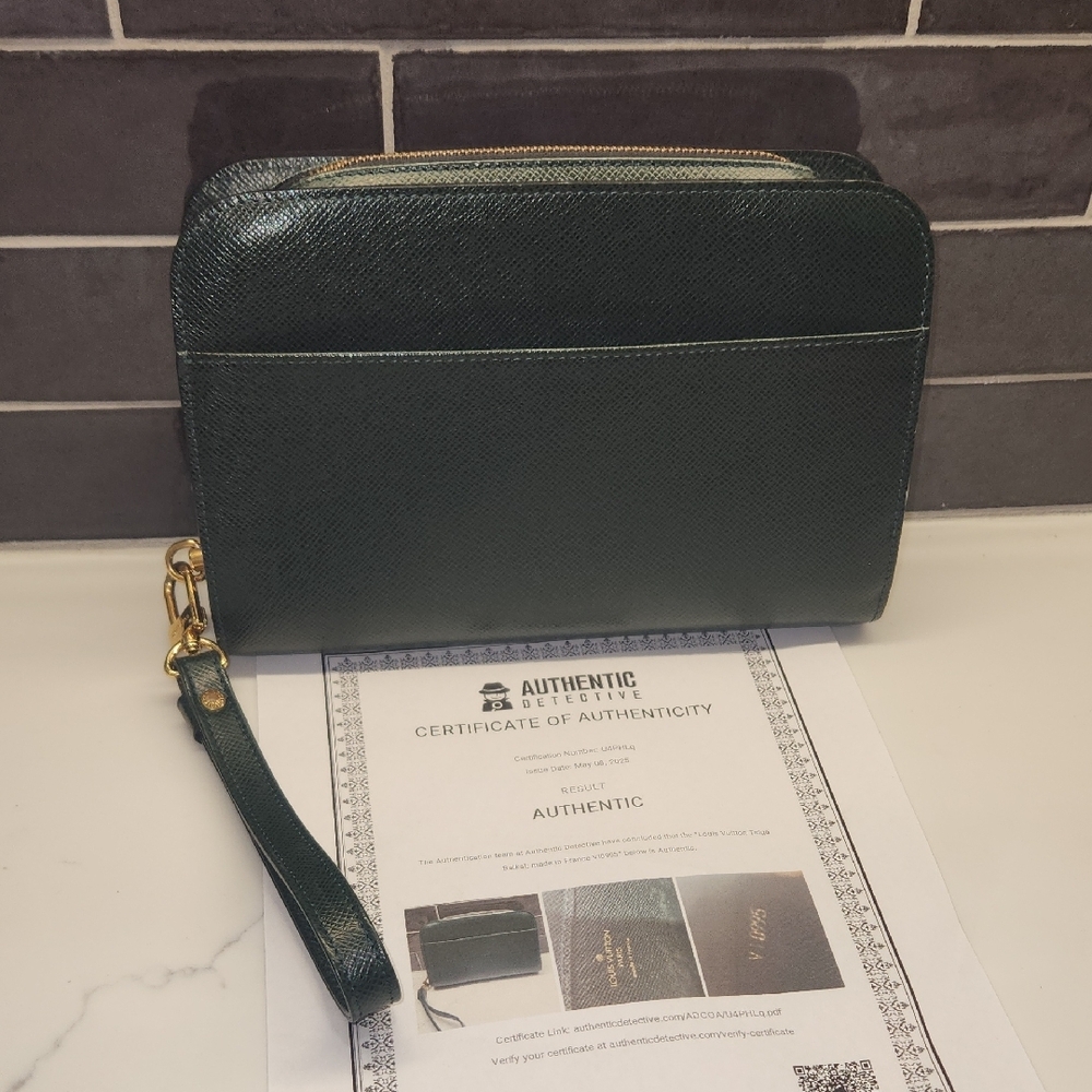 Louis Vuitton Baikal Taiga Wristlet With COA - Picture 8 of 13